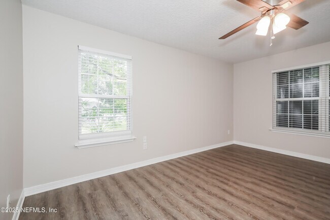 Building Photo - 429 Crescent Blvd