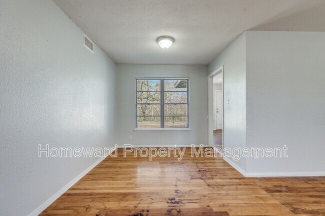 Building Photo - 7 Pershing Dr