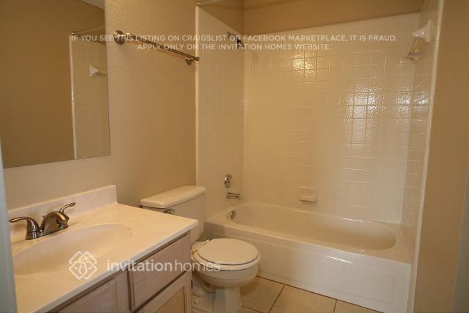 Building Photo - 2829 Clearwater Dr