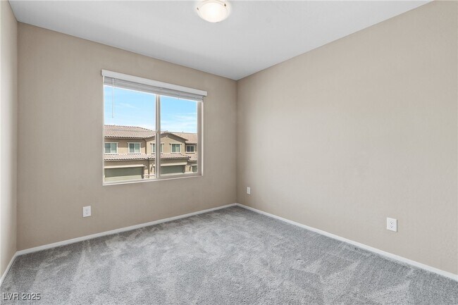 Building Photo - 49 Alamere Falls Dr