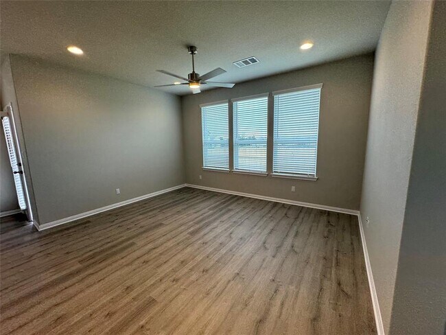 Building Photo - 5331 Bruno St