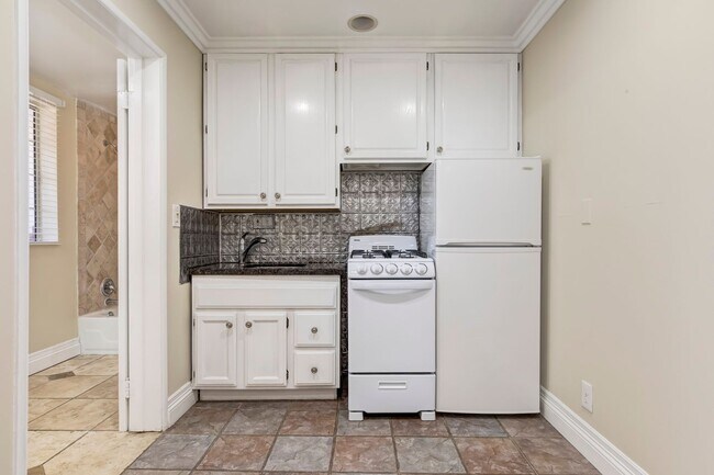 Building Photo - Classic Spanish Elegance Steps from Beverly Hills