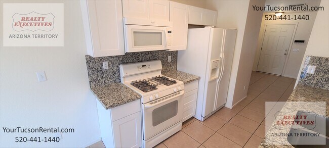 Building Photo - Valencia Rd & Headley Rd 3/2 - All tile fl...