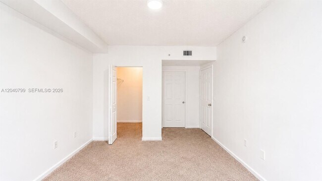 Building Photo - 17150 N Bay Rd