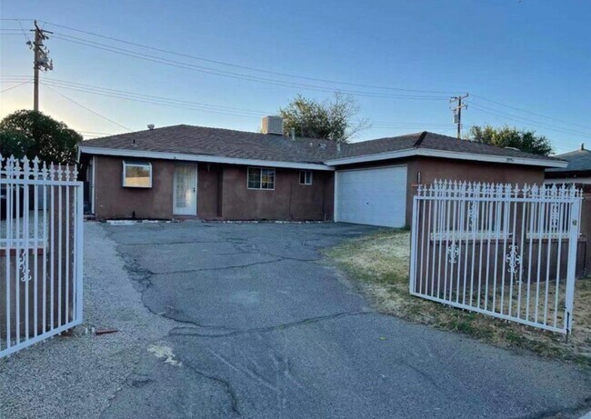 Building Photo - 45428 Raysack Ave