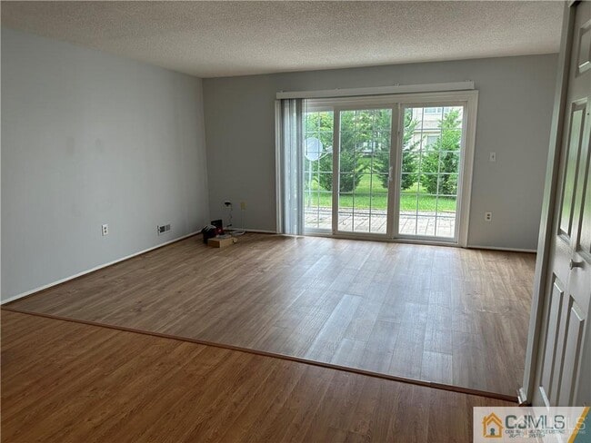 Building Photo - 31 Kingston Run