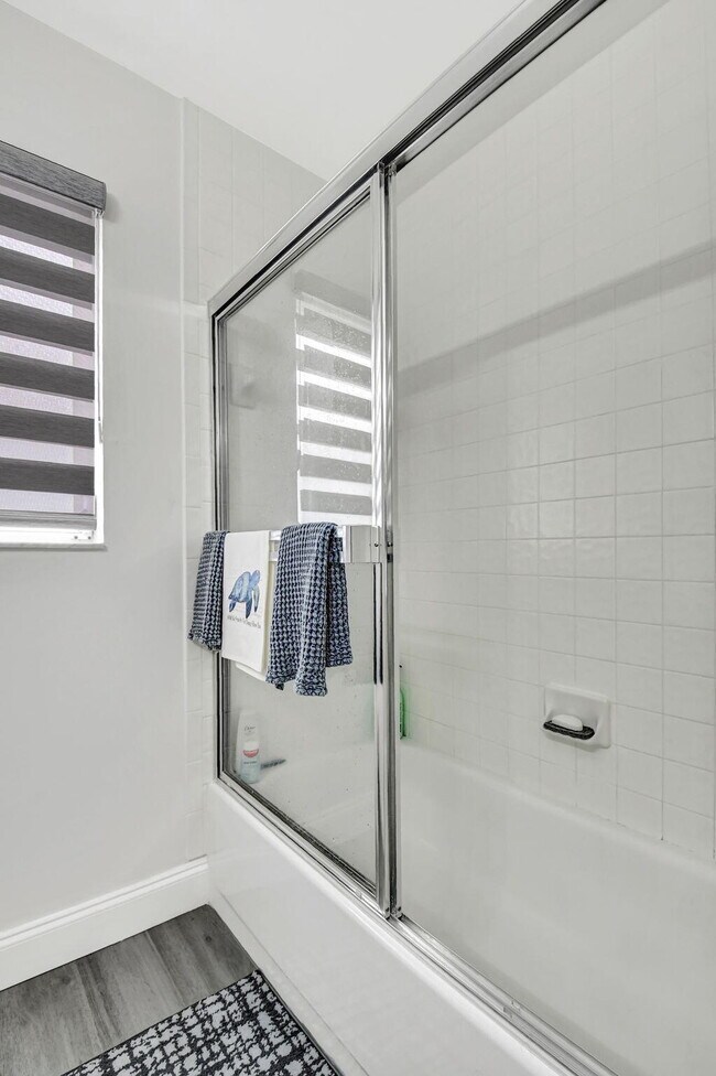 Building Photo - 7946 Sailing Shores Terrace