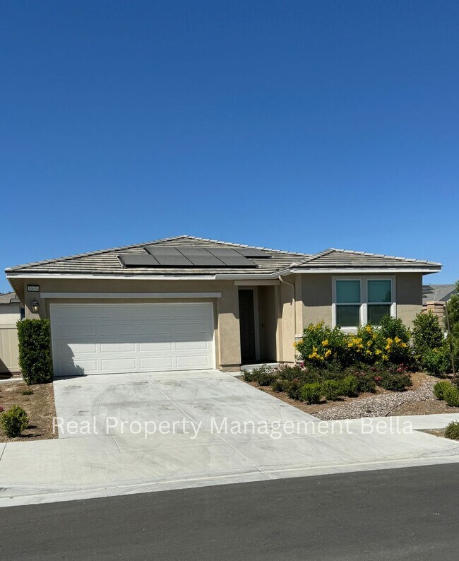 Building Photo - Beautiful Corner-Lot Home with Open Floor ...