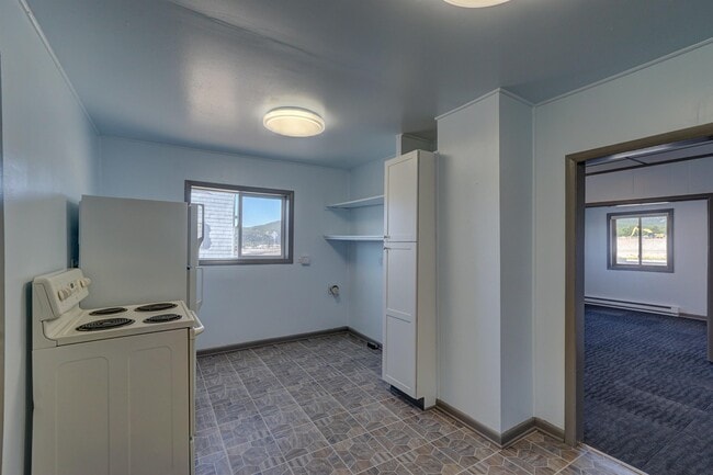 Building Photo - 1305 Poplar St