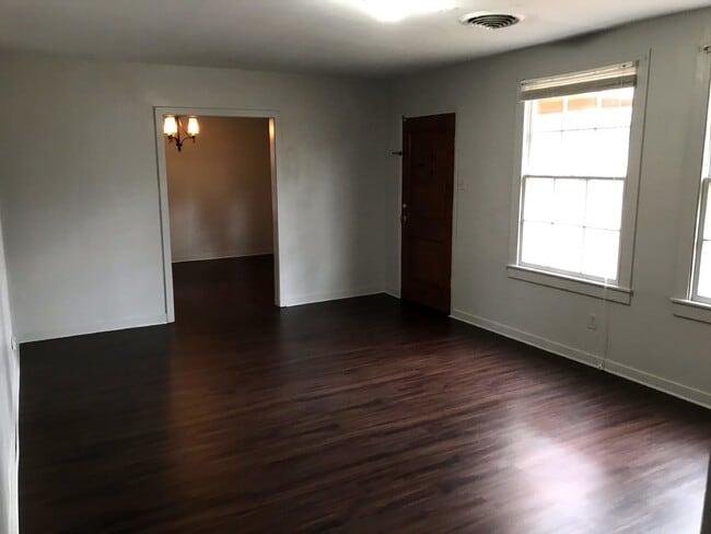 Building Photo - 3 Bedroom/1 bath home on corner lot with a large fenced back yard