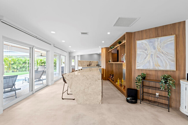 Building Photo - 1725 NE 23rd Ave