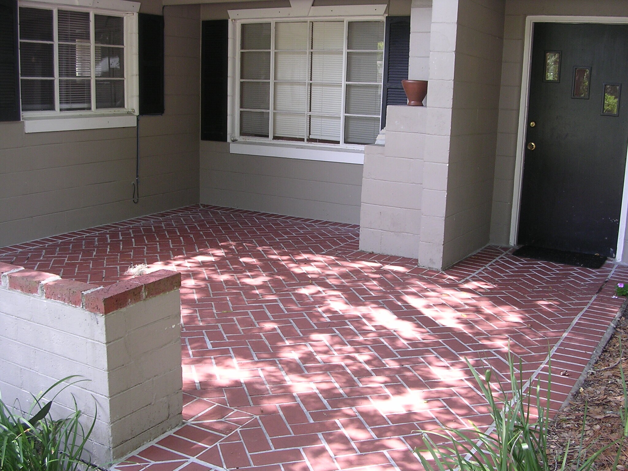 Building Photo - 838 Rosalia Dr