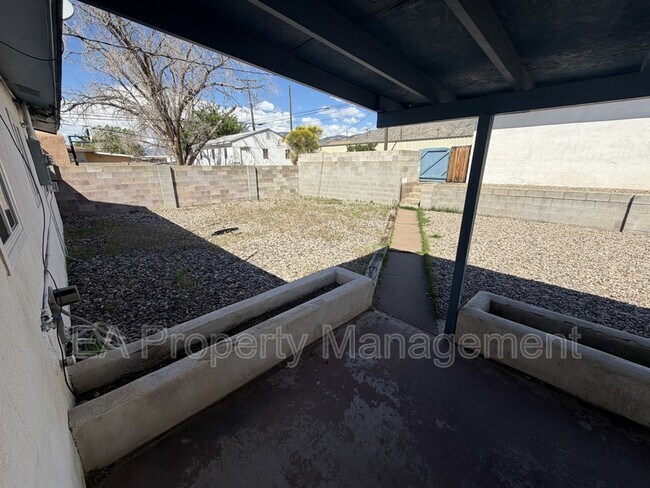 Building Photo - 1732 Muriel St NE