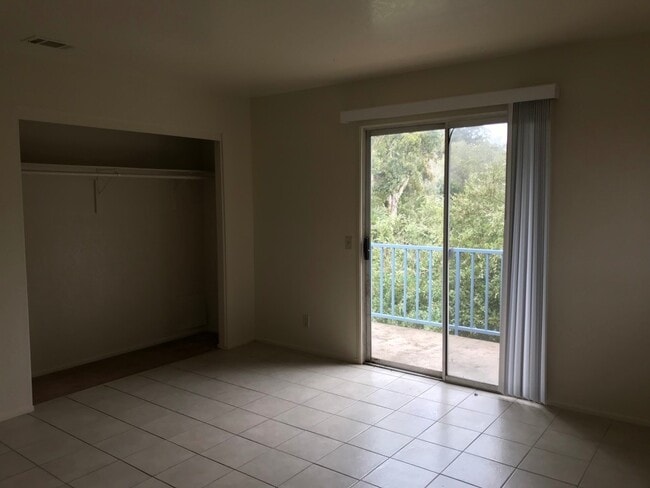 Building Photo - 850 Camino Lindo