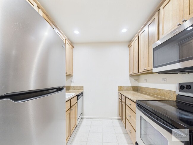 Building Photo - 3 Bedroom Condo at the San Mateo Condos