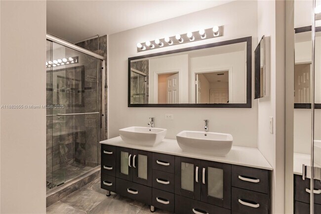 Building Photo - 1326 Majesty Terrace