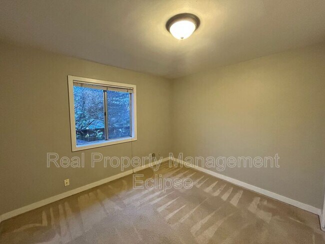 Building Photo - 6805 103rd Ave NE