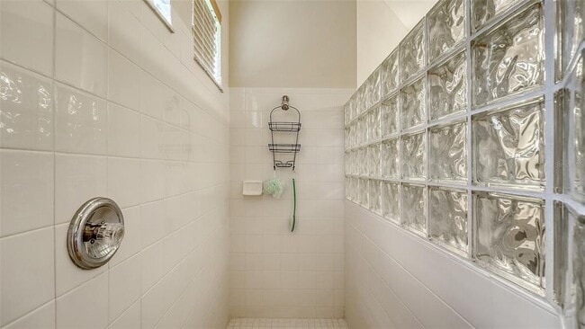 Building Photo - 6909 Lennox Pl