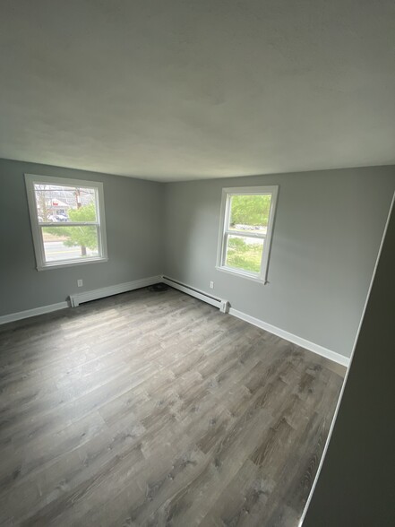 Building Photo - 177 E Bacon St