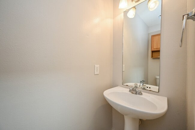 Building Photo - 6127 Yorkglen Manor Ln