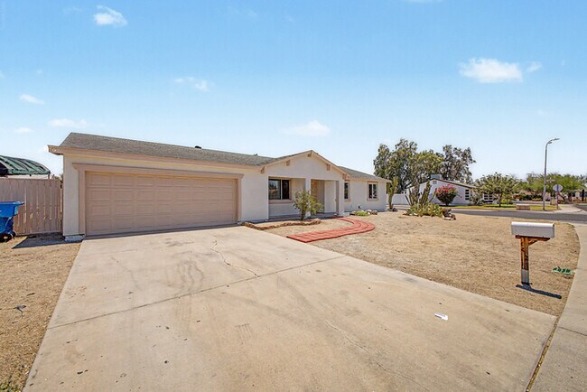 Building Photo - Single Family