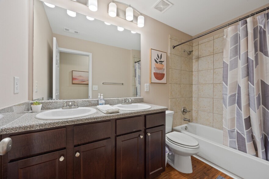 Building Photo - 13581 Weycroft Cir