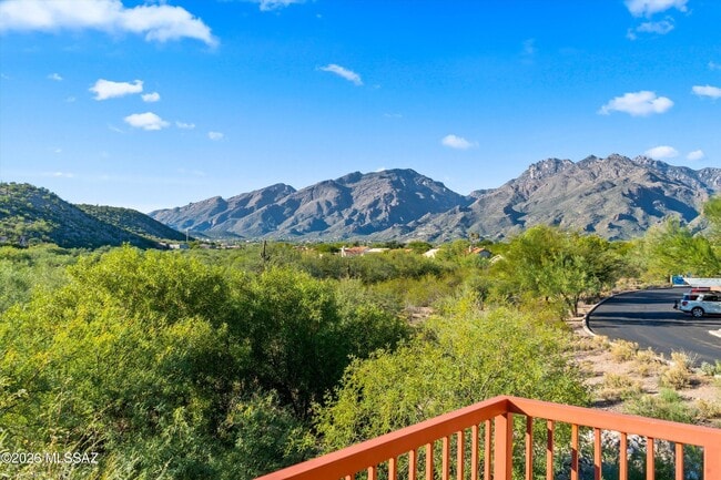 Building Photo - 5051 N Sabino Canyon Rd