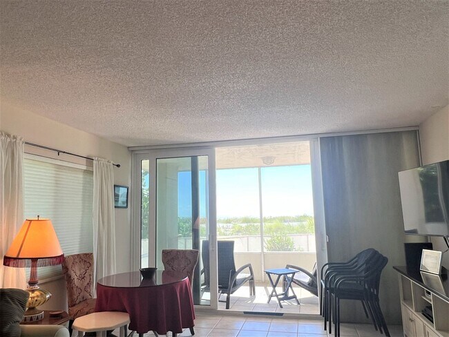 Building Photo - GREAT PRICE!  Gulf Horizon, Gulf Front, 2BR/2BA 1st Floor Condo