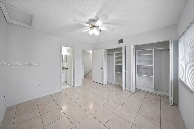 Building Photo - 139 Riviera Cir