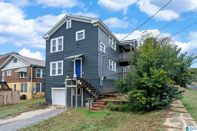 Building Photo - 1101 7th Ave W