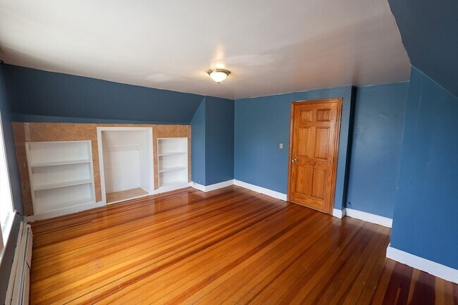 Building Photo - 7 Gayland St