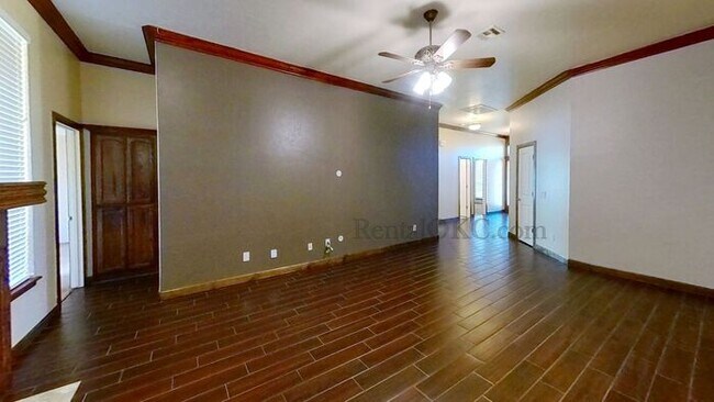 Building Photo - Rock Creek beauty