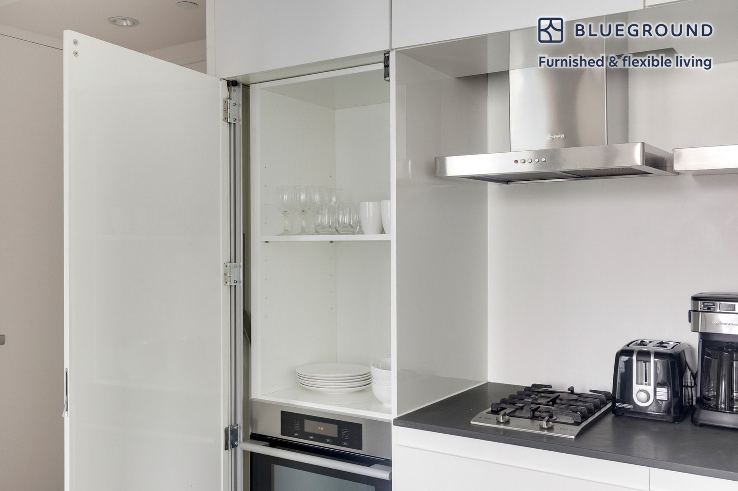 Building Photo - 70 W 45th St