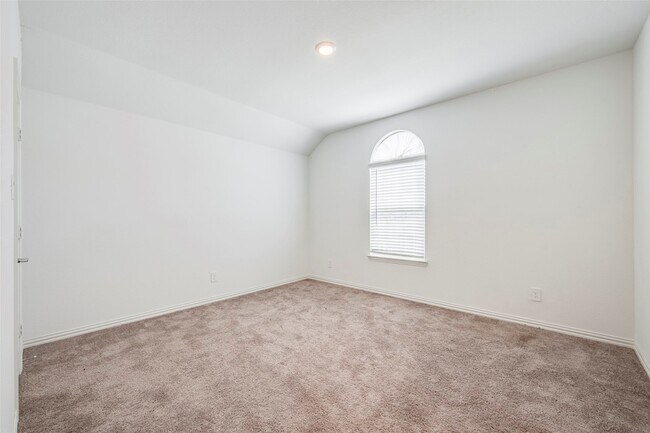 Building Photo - 14605 Little Water Dr