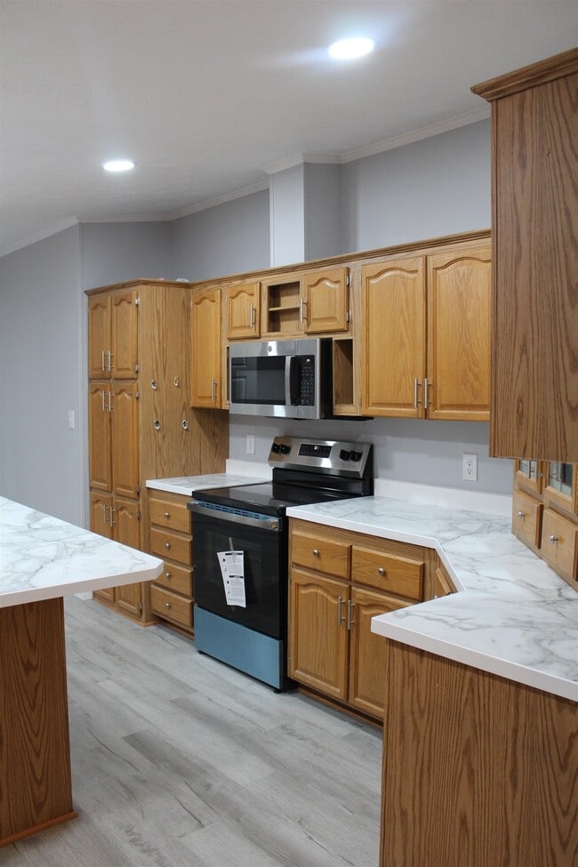 Building Photo - 6 Laura Ln