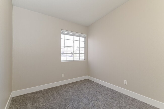 Building Photo - 5238 Olive Dale Ct