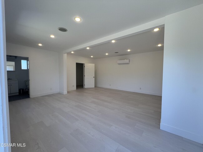 Building Photo - 4934 Enfield Ave
