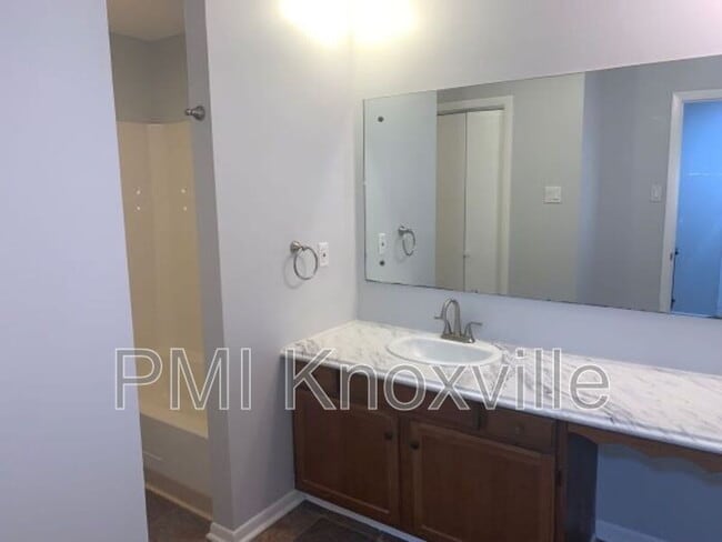 Building Photo - 9120 Woodpark Ln NW