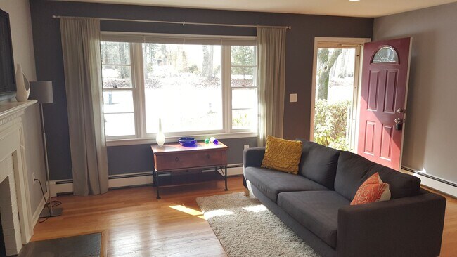 Building Photo - Incredibly well maintained rancher in Monrovia available mid June!