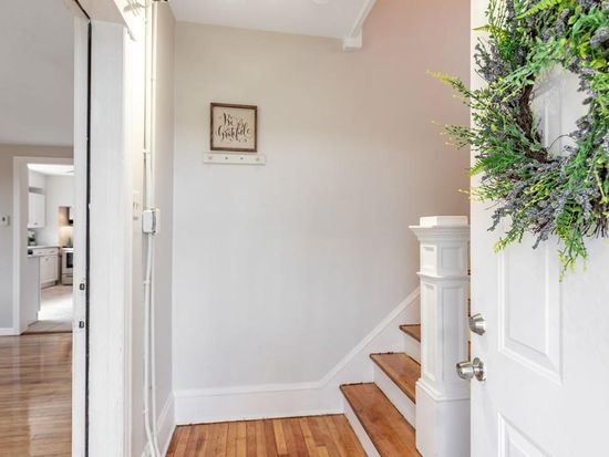 Main enterance - 14 Ferraro St