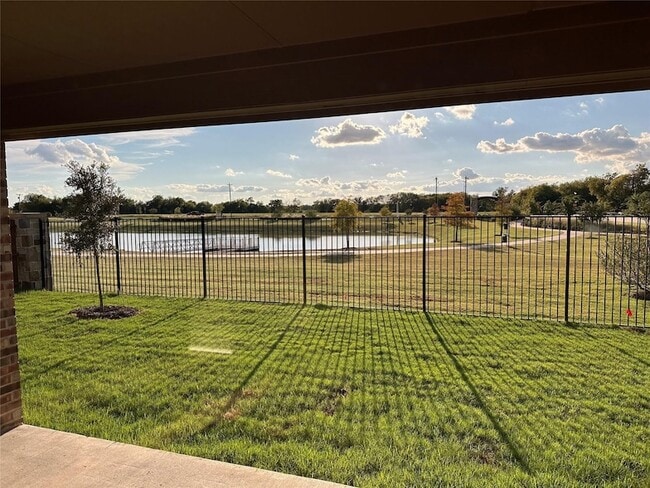 Building Photo - 219 Greenshade Ln