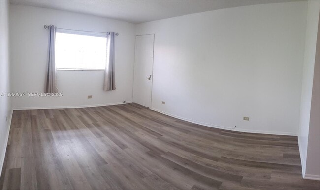 Building Photo - 8107 SW 72nd Ave