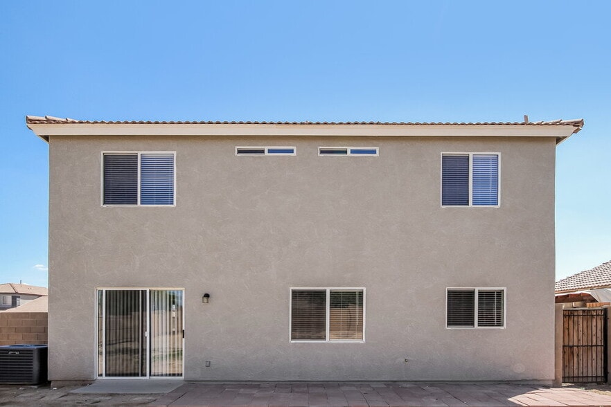 Building Photo - 12602 W Windrose Dr