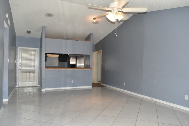 Building Photo - 2014 High Bluff Dr