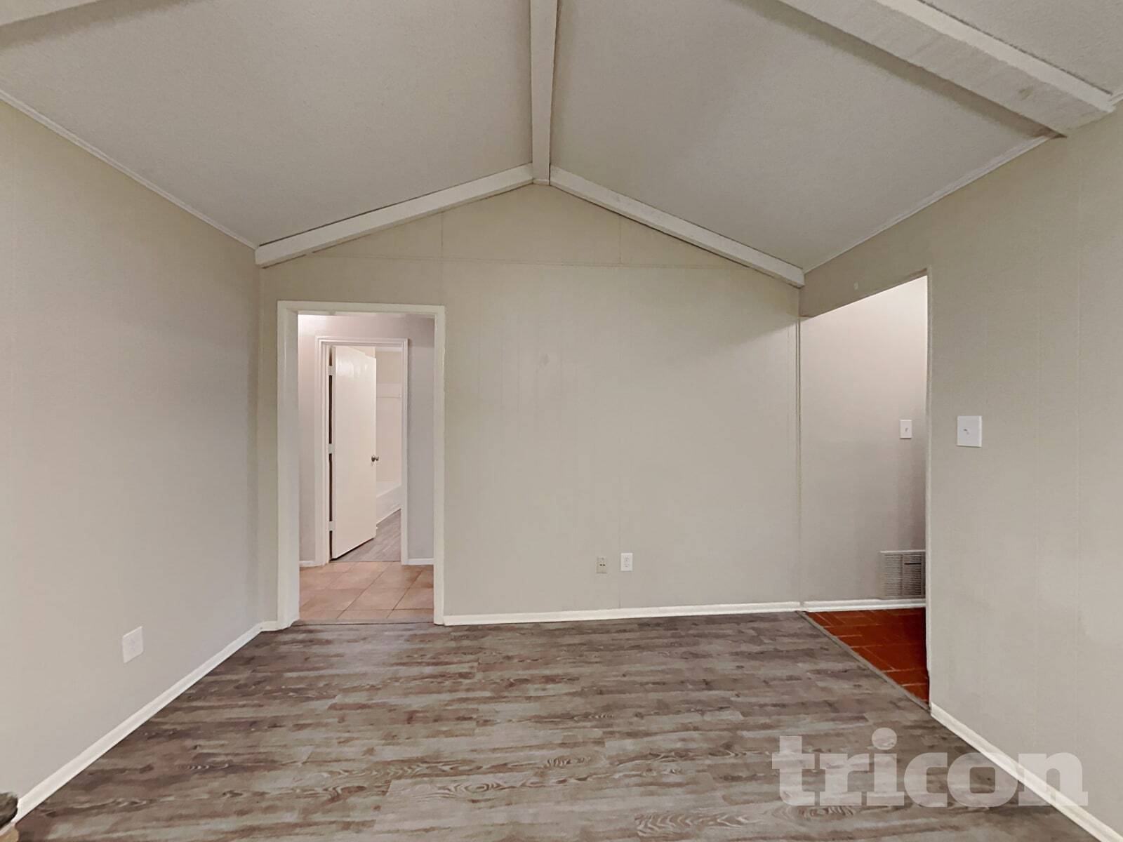 Building Photo - 13622 Oak Breeze