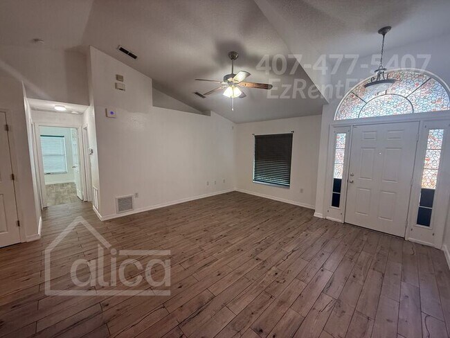 Building Photo - 1143 Madura Dr