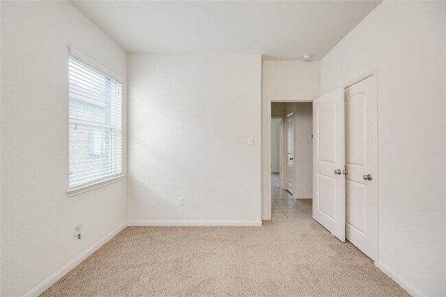 Building Photo - 13720 Nelson Houser St
