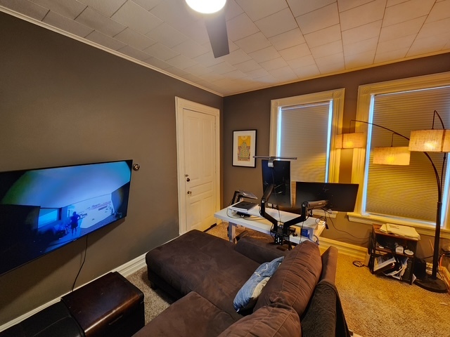 Living room - 327 E Market St