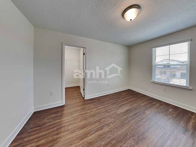 Building Photo - 5795 Hampton Creek Rd