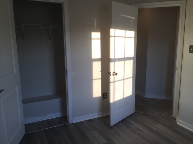 Building Photo - 3919 Beethoven Ct